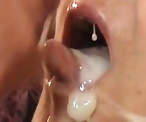 supercum into her mouth