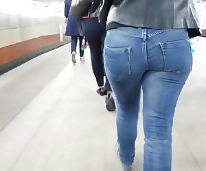Bubble butt in blue jeans
