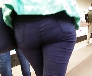 Booty round ass